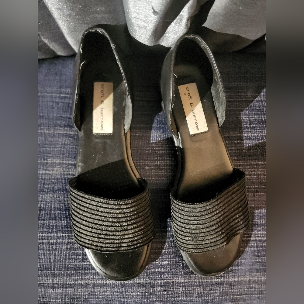 Croft & Barrow women's size 8  leather flat slide in open Toe sandals